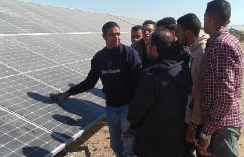 ”القوى العاملة”: دورة تدريبية على مهنة الطاقة الشمسية بالوادي الجديد | صور