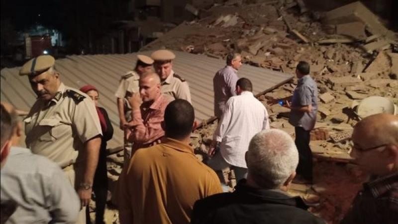 مصرع شخص وإصابة 4 إثر انهيار شرفة عقار في الإسكندرية