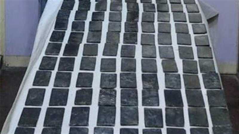 ضبط شخص بحوزته 2 كيلو حشيش داخل موقف نقل عام في القاهرة