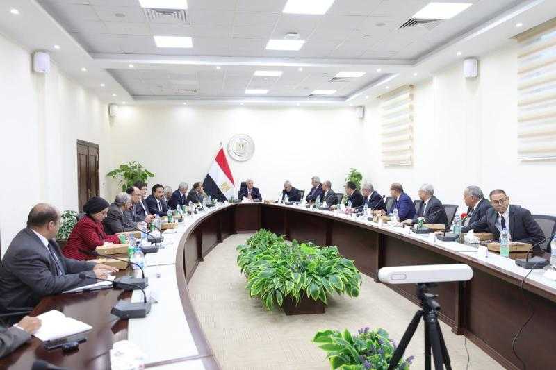 رئيس جامعة أسيوط تشارك في اجتماع ”الجامعات الأهلية” لبحث تطوير المنظومة