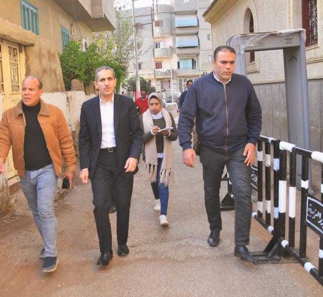محافظ الغربية يتفقد محيط كنائس طنطا وبسيون استعدادا لعيد الميلاد المجيد.. صور