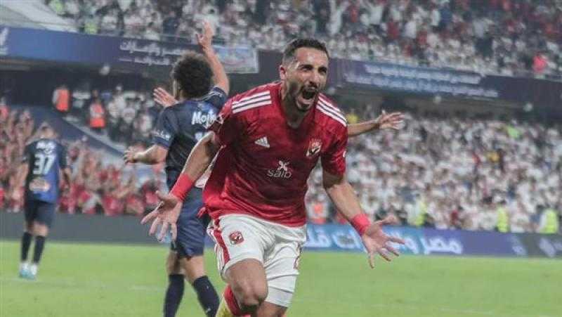 كريم فؤاد يغادر مباراة الأهلي وبيراميدز مصابا