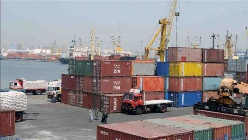 الإفراج عن 287 ألف طن أعلاف بـ143 مليون دولار