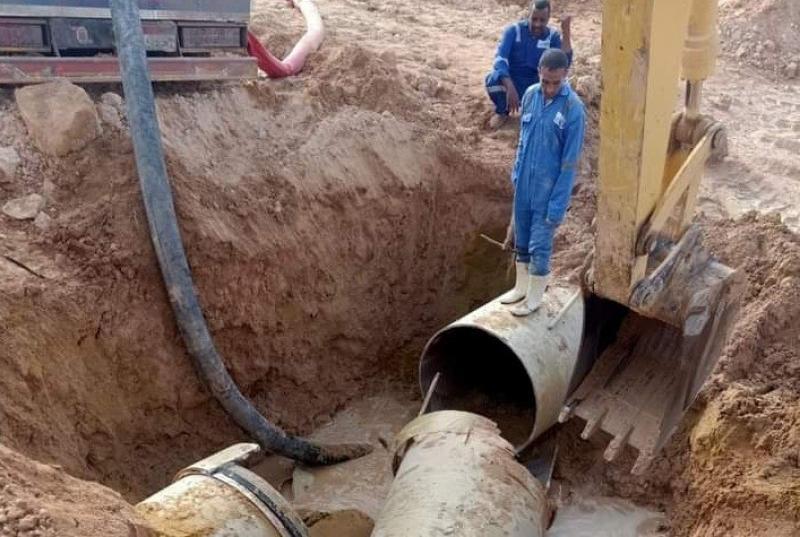 مياه مطروح: بدء إصلاح وصيانة خط المياه بمنطقة رأس الحكمة |صور