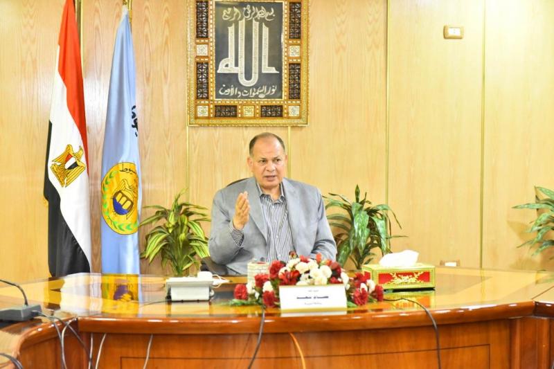 محافظ أسيوط يعلن تقديمه كافة سبل الدعم لحملة طرق الأبواب لتنظيم الأسرة