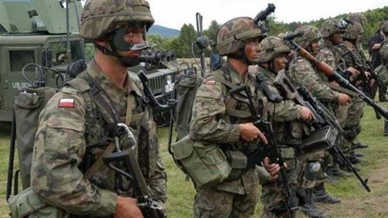 وزير الدفاع البولندي: سنواصل تعزيز جيشنا ودعم أوكرانيا خلال 2023