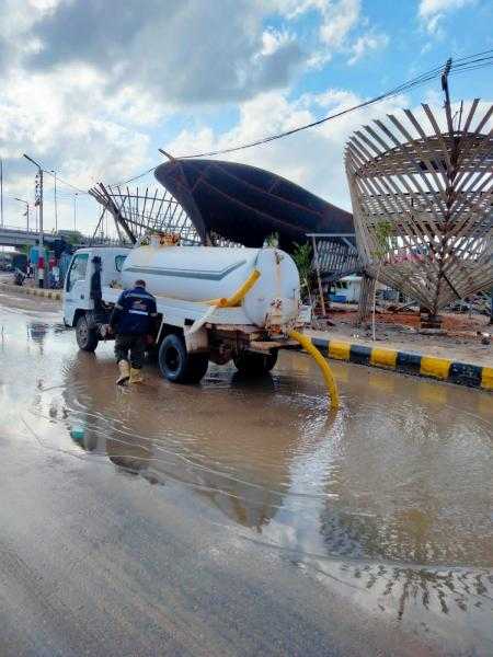 تحسن حالة الطقس في كفر الشيخ واستمرار رفع تجمعات مياه الأمطار.. صور