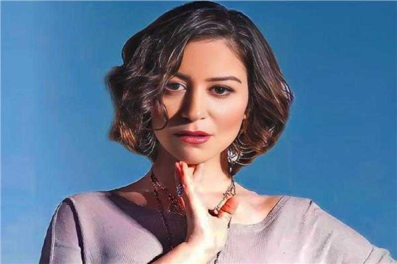 سر اعتذار منة شلبي عن المشاركة في فيلم ”بيت الروبي”