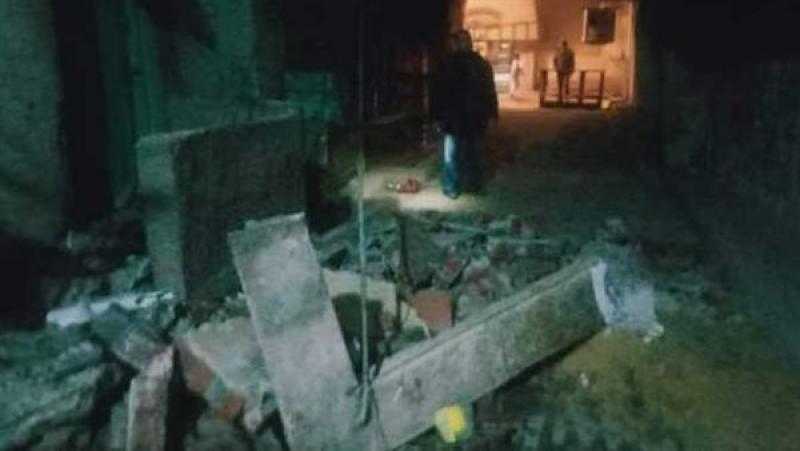إصابة شخص في انهيار عقار بمنشأة القناطر