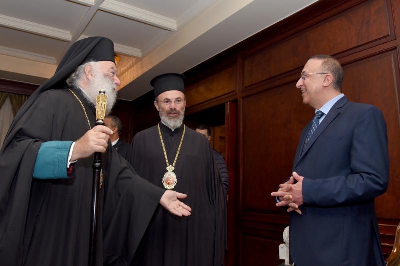 محافظ الإسكندرية يشارك في احتفالات الروم الأرثوذكس بعيد الميلاد المجيد |صور