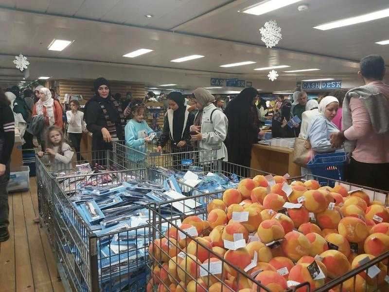 محافظ بورسعيد: ارتفاع عدد زائري سفينة الكتب «لوجوس هوب» إلى 25 ألفًا | صور