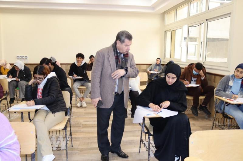 جامعة مطروح: انتظام سير امتحانات النصف الأول من العام الدراسي | صور