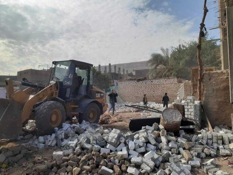 إزالة 19 حالة تعد على الأراضي الزراعية بمساحة 1661 مترا في البحيرة