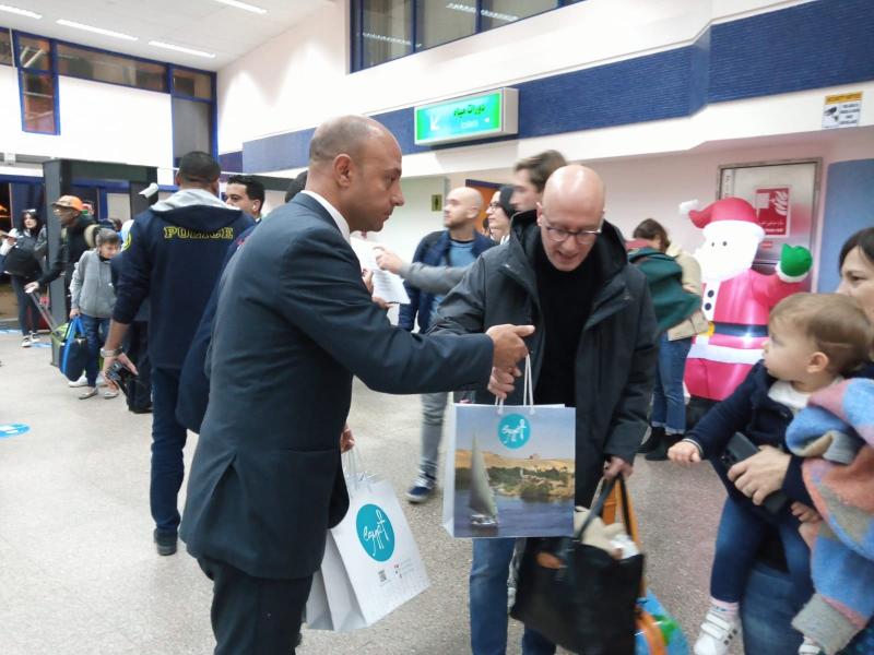 مطار مرسى علم الدولي يستقبل أول رحلة طيران عارض من مطار مالبينسا بإيطاليا