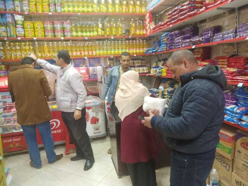 تحرير محاضر تموينية وإعدام أغذية منتهية الصلاحية بالإسماعيلية