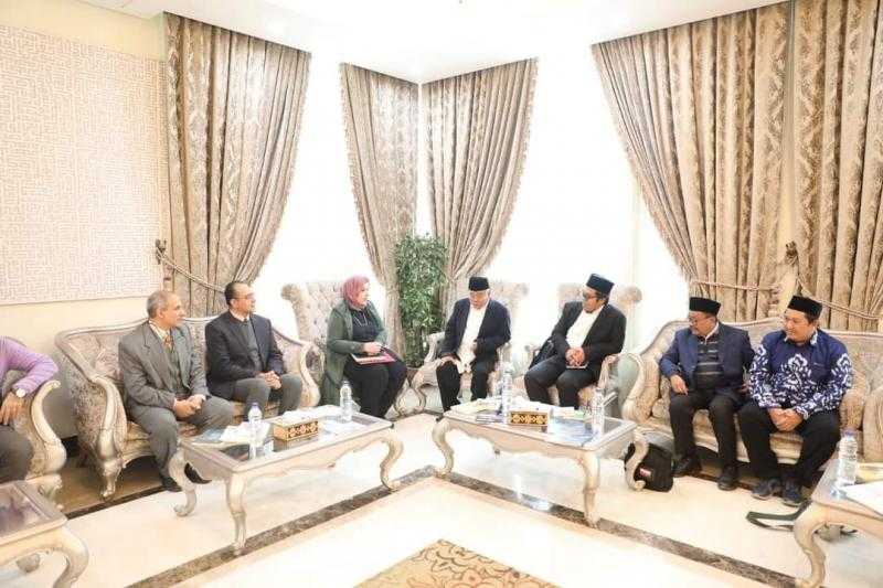 مرصد الأزهر يستقبل وفدًا من السفارة الإندونيسية للوقوف على تجربة مكافحة التطرف