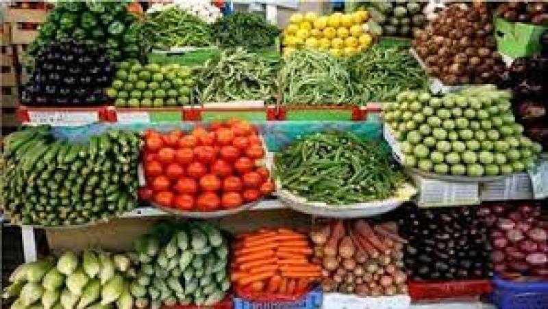 أسعار الخضار والفاكهة اليوم الجمعة.. والبطاطس بـ7.50 جنيه