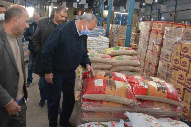 ضبط 54 طن أرز وزيت وسكر تموين ودقيق مجهولة المصدر بمخزن شركة بالقليوبية