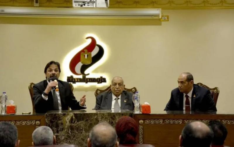 خبير مصرفي: فوائد الـ25% لها بعد اقتصادي واجتماعي لصغار المدخرين وكبار السن