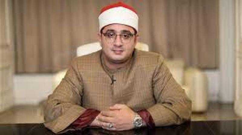 القارئ محمود الشحات: أقلد والدي في قراءته للقرآن لتوصيل مدرسته للناس