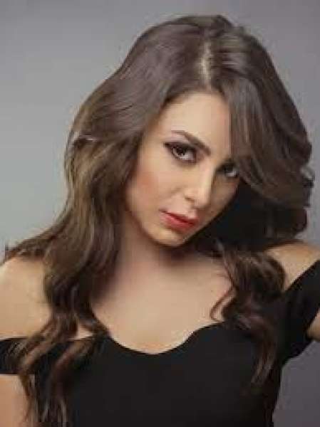 الفنانة الهام عبدالبديع