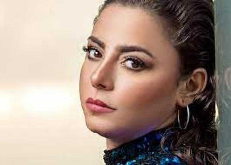 إلهام عبدالبديع تتألق بالأسود مع زوجها وتكشف سر نجاح العلاقة