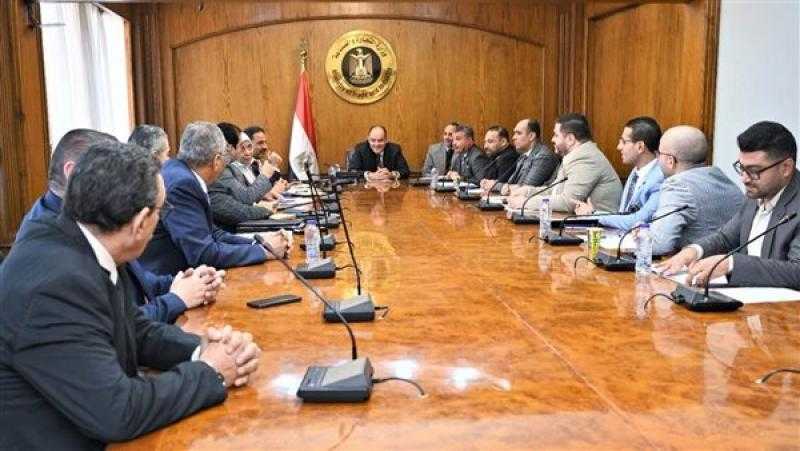 وزير الصناعة: قائمة بـ152 منتجاً مستورداً يمكن تصنيعها محلياً