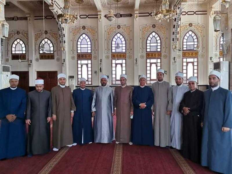 انطلاق قافلتين دعويتين مشتركتين بين الأزهر والأوقاف إلى محافظتي البحر الأحمر والمنيا.. غدًا الجمعة
