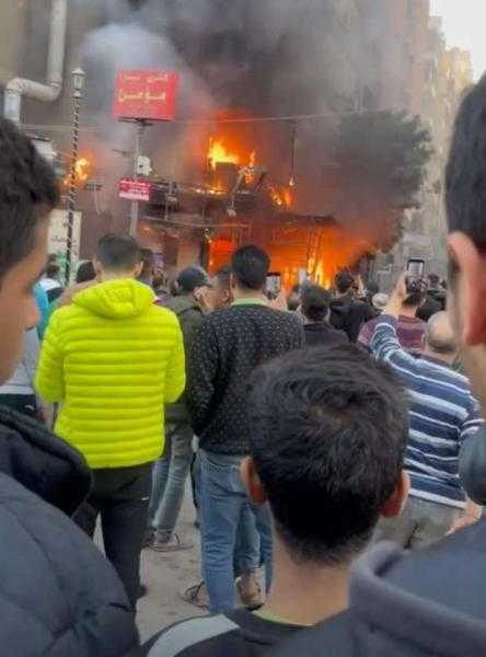 3 سيارات إطفاء للسيطرة على حريق أحد المطاعم بالمطرية