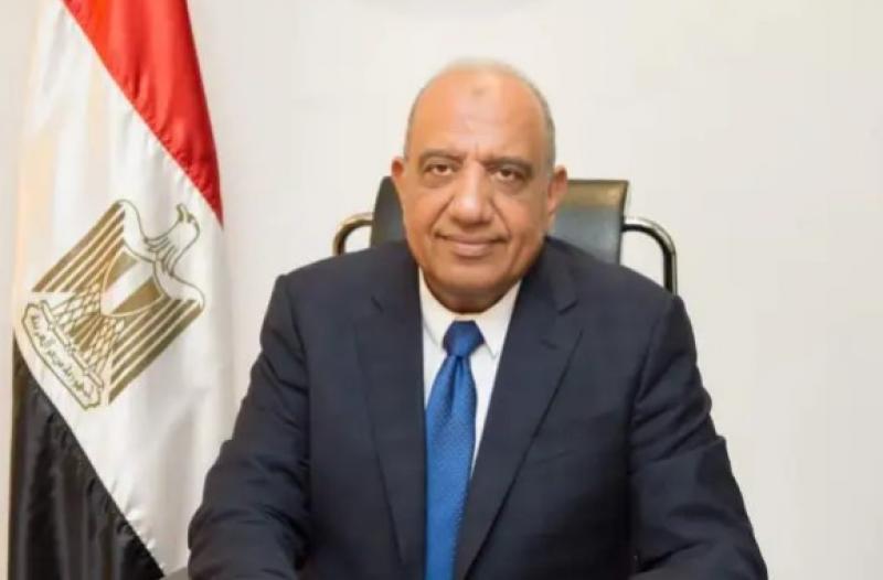 وزير قطاع الأعمال يطالب القيادات الجديدة للقابضة للتأمين بتحسين الأداء وزيادة الاستثمارات