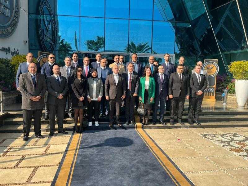 وفد التنسيقية يزور هيئة الرقابة المالية لبحث تعزيز دور الأنشطة المالية غير المصرفية | صور