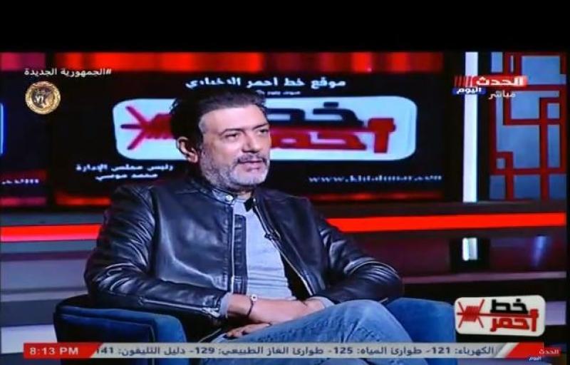 الفنان أحمد وفيق يكشف سر تلقيبه بـ ”صاحب الطول الأسطوري”.. فيديو