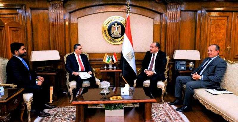 وزير التجارة يبحث مع السفير الهندي بالقاهرة سبل تعزيز أوجه التعاون الاقتصادي بين البلدين