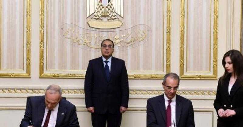 رئيس الوزراء يشهد توقيع مذكرة تعاون بين مصر وفلسطين في مجال الاتصالات والبريد