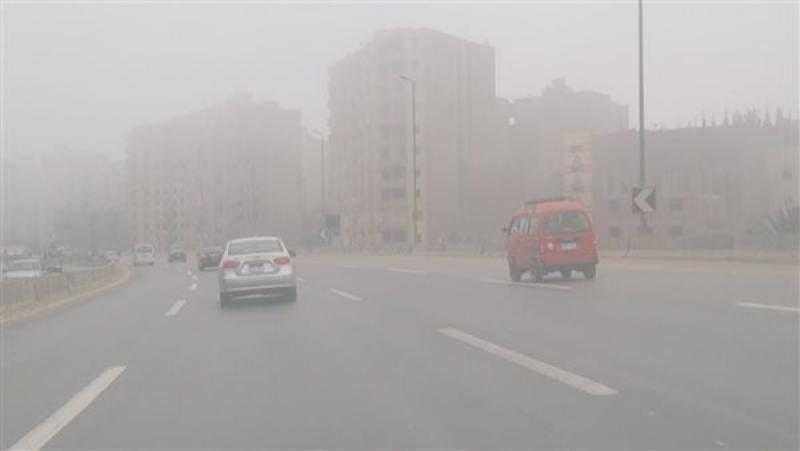 الأرصاد: ابتعدوا عن الأشجار والمبانى المتهالكة.. وتطالب بارتداء الملابس الثقيلة
