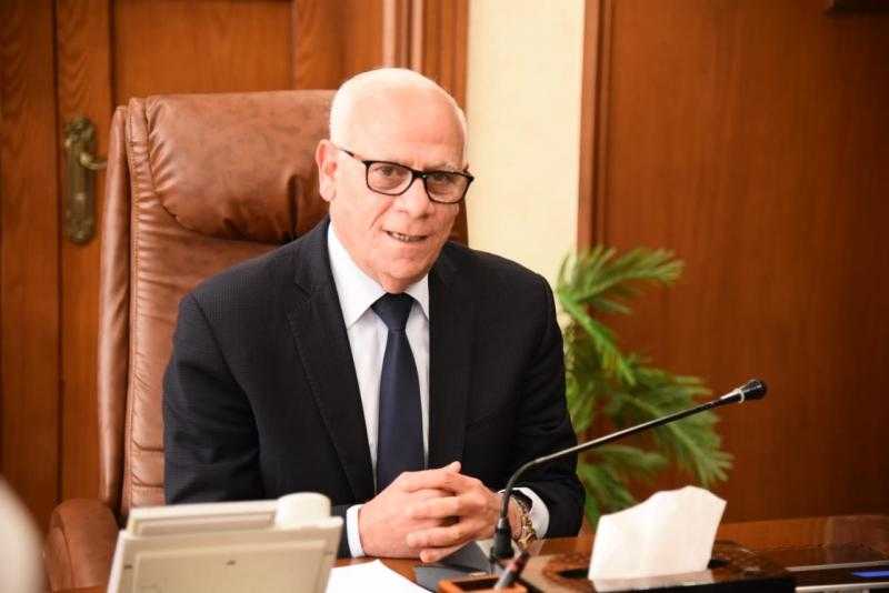 محافظ بورسعيد يقرر صرف كرتونة مواد غذائية هدية رمضان للعاملين بديوان المديرية
