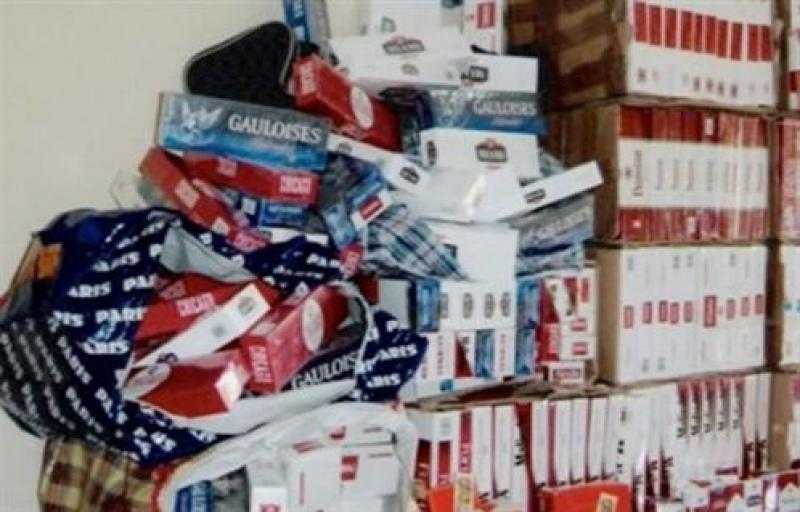 التحفظ على 5778 عبوة سجائر مهربة جمركيًا ومجهولة المصدر