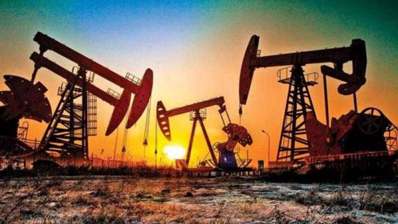 أسعار النفط ترتفع بدعم من توقعات الطلب الصيني وضعف الدولار