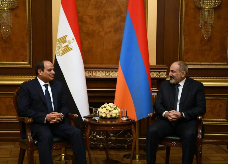 الرئيس السيسي يعقد مباحثات مع رئيس الوزراء الأرميني