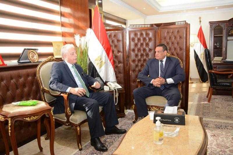 وزير التنمية المحلية يتابع مع محافظ جنوب سيناء المشروعات الاستثمارية ومنظومة المخلفات الصلبة