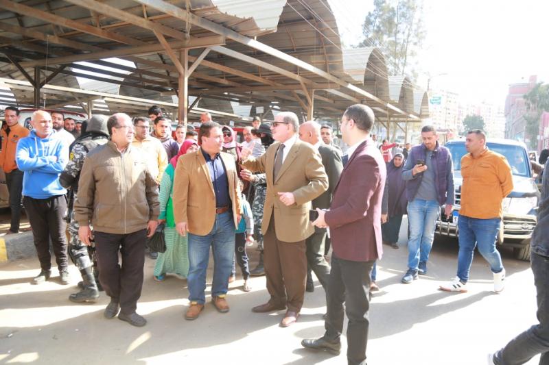 محافظ كفر الشيخ يتفقد المشروعات الخدمية