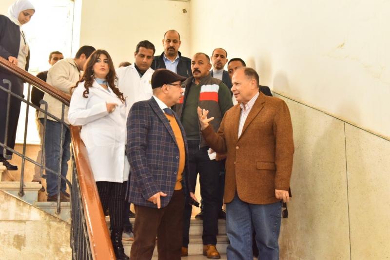 محافظ أسيوط يتفقد سير العمل بوحدة التشخيص عن بعد ” العيادة الذكية ” بمستشفى الرمد لتقديم خدمة طبية متميزة للمرضى
