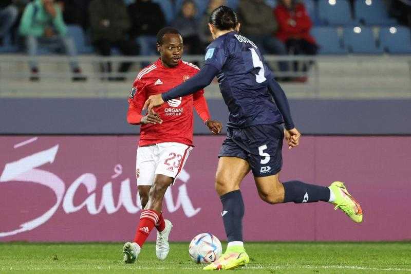 عيسى الحربين: كل العرب يفتخرون بالنادي الأهلي.. والشناوي كان مرتاحًا طوال مباراة أمام أوكلاند سيتي