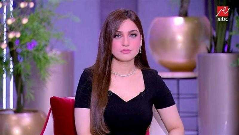 سيدة لـ ياسمين عز على الهواء: عايزين نرتاح منك