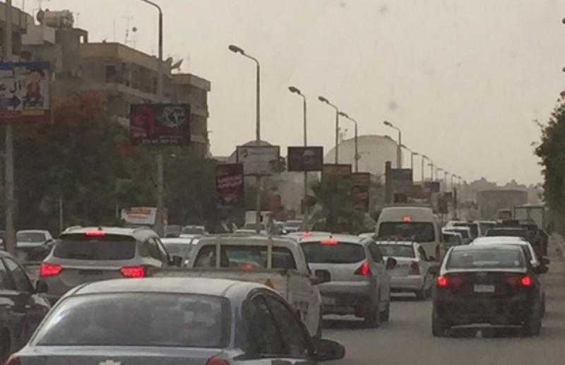 كثافات مرورية بأماكن متفرقة بسبب زيادة الأحمال