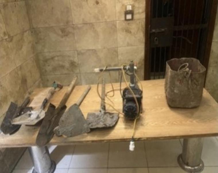 حبس 3 أشخاص بالتنقيب عن الآثار داخل مخزن بالجمالية