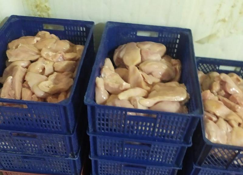 تفاصيل ضبط مطعم للوجبات الجاهزة وبداخله لحوم مجهولة المصدر بحلوان| صور