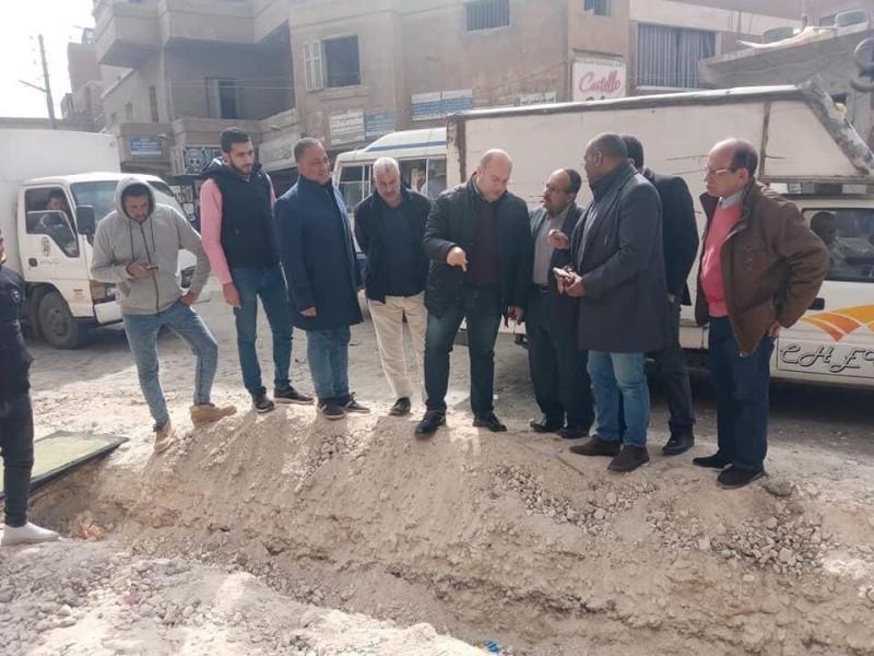 نائب محافظ الجيزة يتابع المشروعات الخدمية في أوسيم