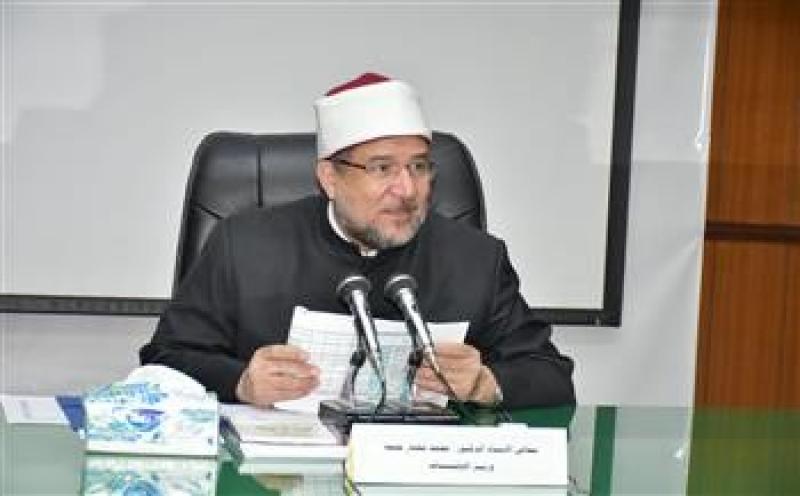 وزير الأوقاف يحذر من سوء استخدام مواقع التواصل.. ويؤكد: صفحة الإمام جزء لا يتجزأ من شخصيته ومنبره