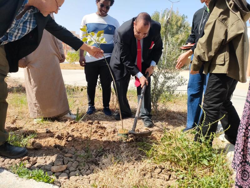 جانب من مبادرة 100 مليون شجرة مثمرة